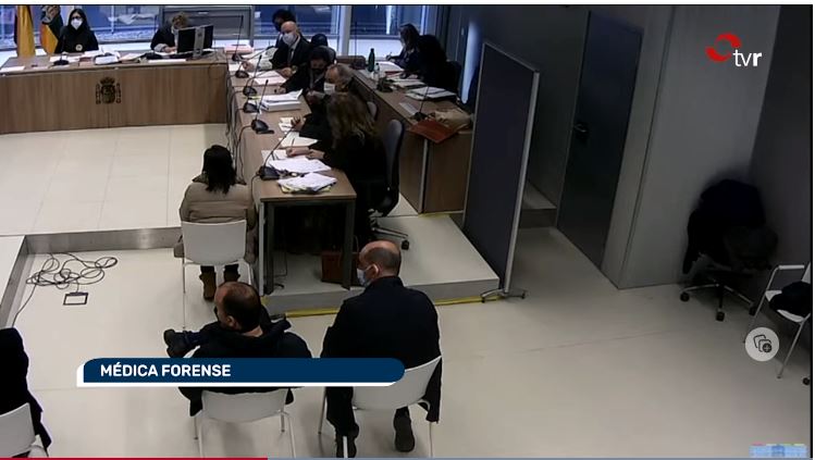 La médico forense, Ana Isabel Gutiérrez, tumba la versión de Adriana Ugueto y confirma que los cortes se los hizo ella o se los dejó hacer