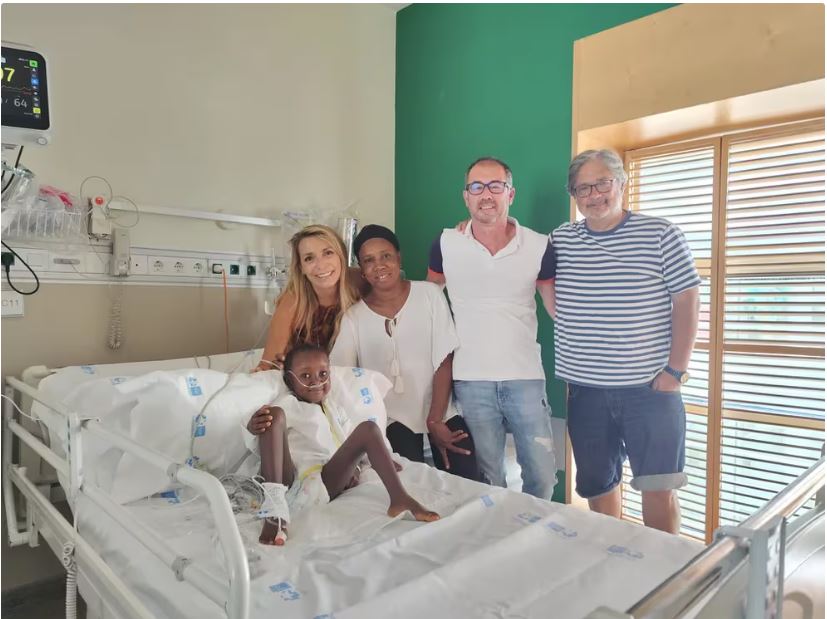 De Gambia a España para arreglar el corazón de una niña: “Necesito que mi hija esté sana”